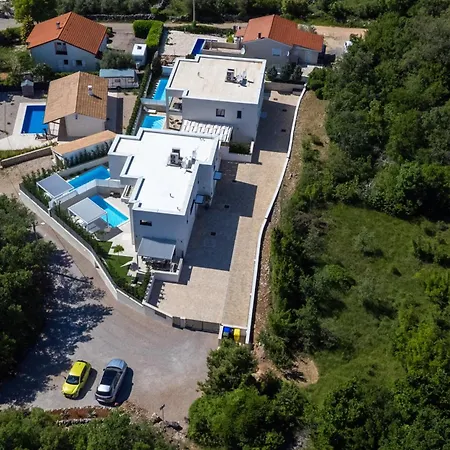 Arta Villa *