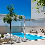 Arta Villa *