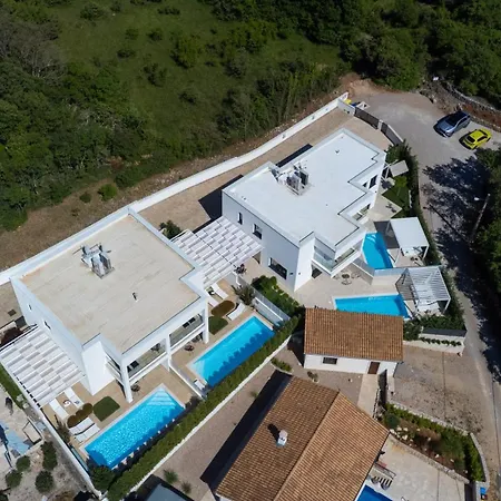 Arta Villa